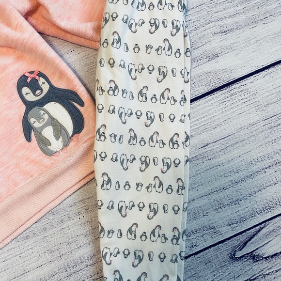 Penguin sweater and pants - Picture 3 of 5